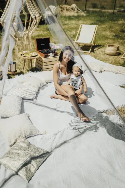 Piknik i sesja zdjęciowa kocyki poduszki 